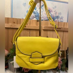 Moda Crossbody Bag with Magnetic Closure